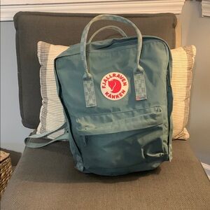Fjallraven Kånken Teal Backpack